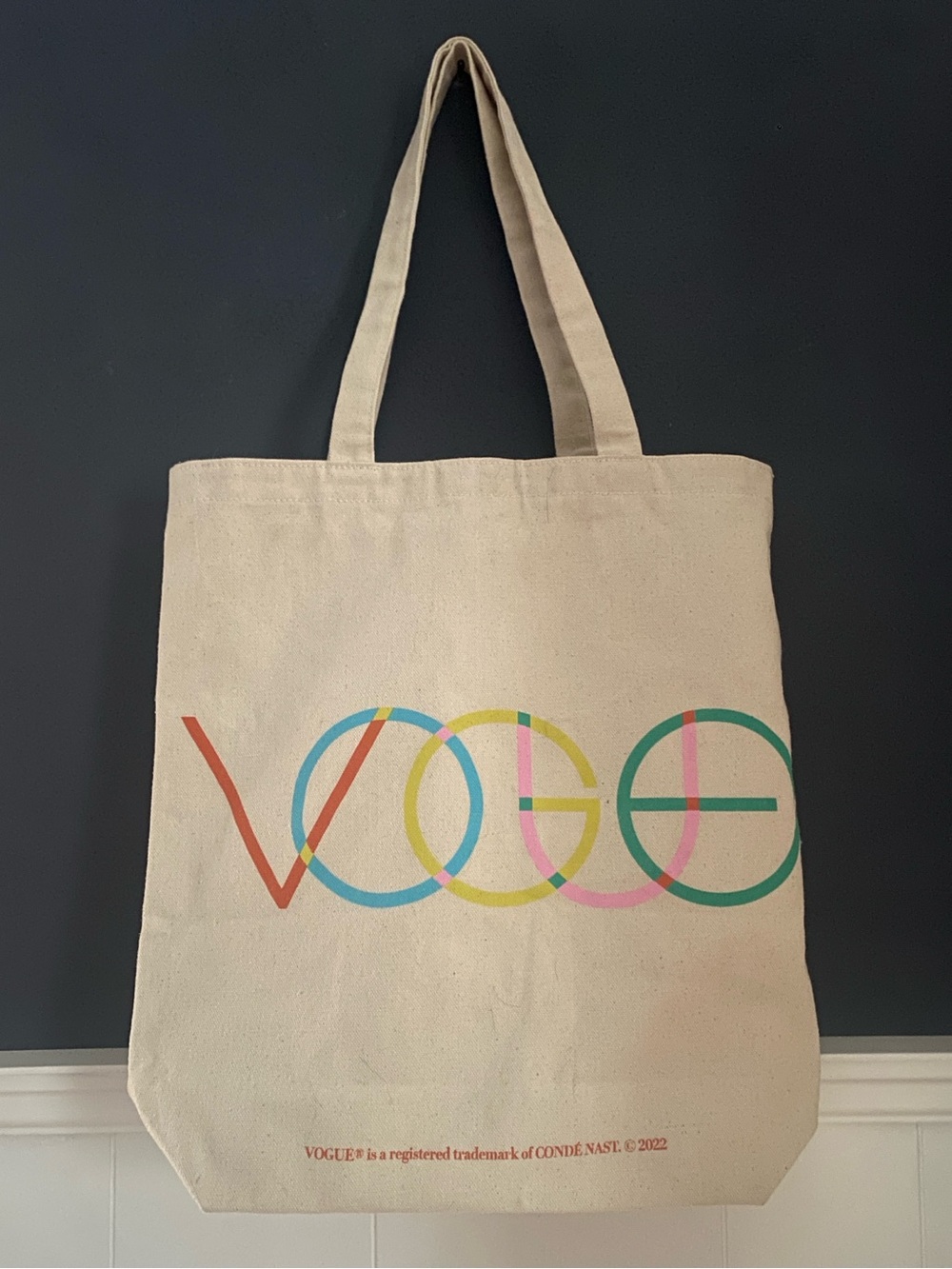 Vogue Magazine 2022 Limited Edition Canvas Tote Bag Colorful Rainbow Logo Condé